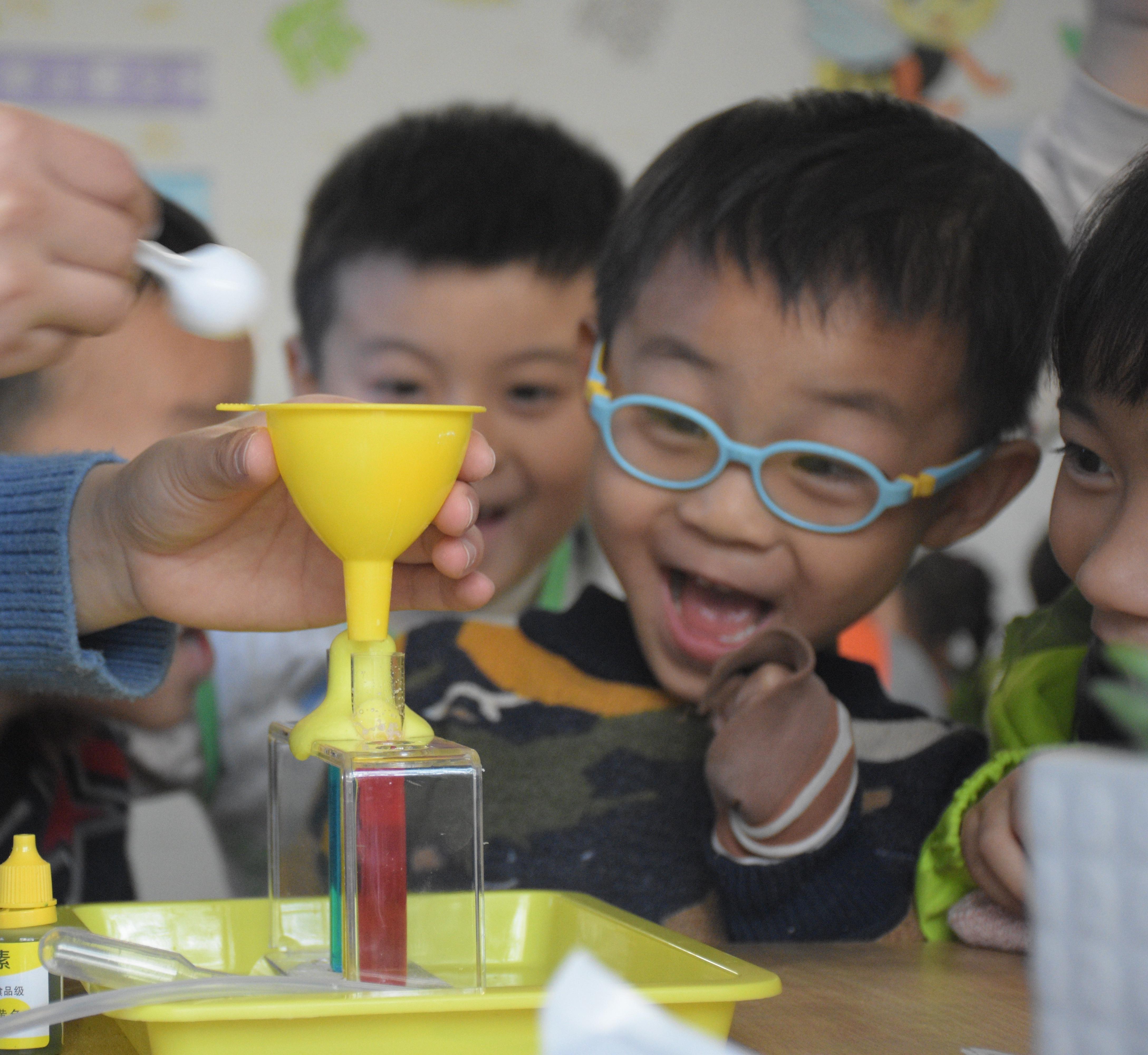 神奇的科學(xué)實(shí)驗(yàn)課堂開(kāi)課啦！你確定不來(lái)看看嗎？